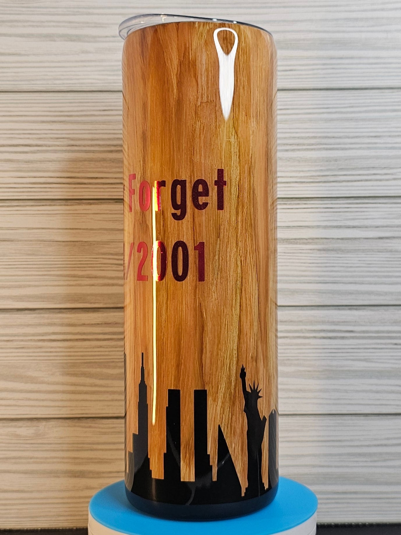 30oz Skinny Hoggdle Wood Grain 9/11 New York Skyline Epoxy Tumble